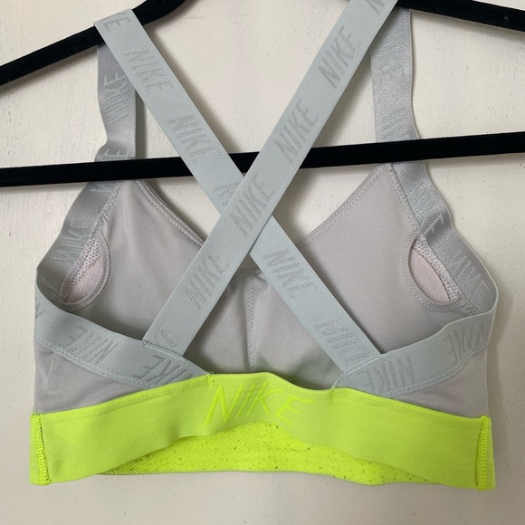 Nike Sports bra - Picture 3 of 4